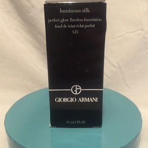 Giorgio Armani Luminous Silk Foundation shade 4.5